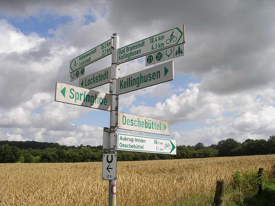 Schilder in der Mitte Schleswig-Holstein